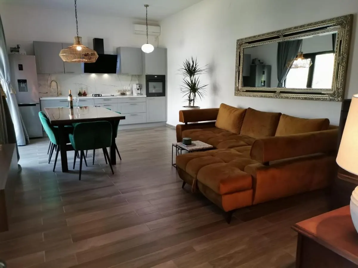 Luxury Apartment Tamaris By The Sea Nin