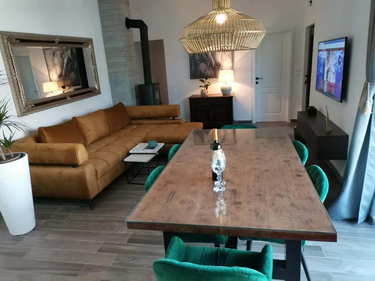Luxury Apartment Tamaris By The Sea Nin